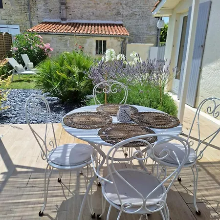 Holiday home Florene A La Campagne Authon-Ebeon