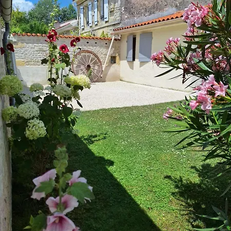 Holiday home Florene A La Campagne Authon-Ebeon